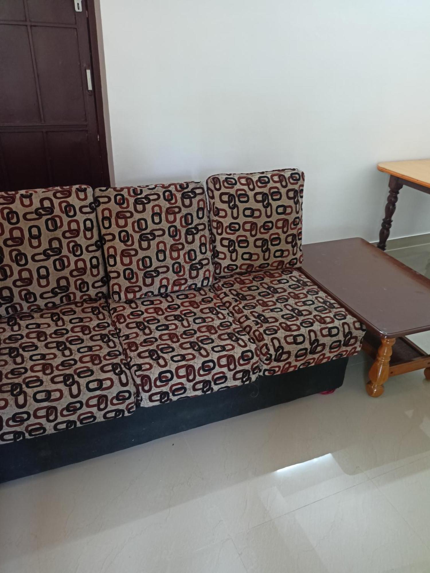 Space Villa Homestay Irimbranallur Bagian luar foto